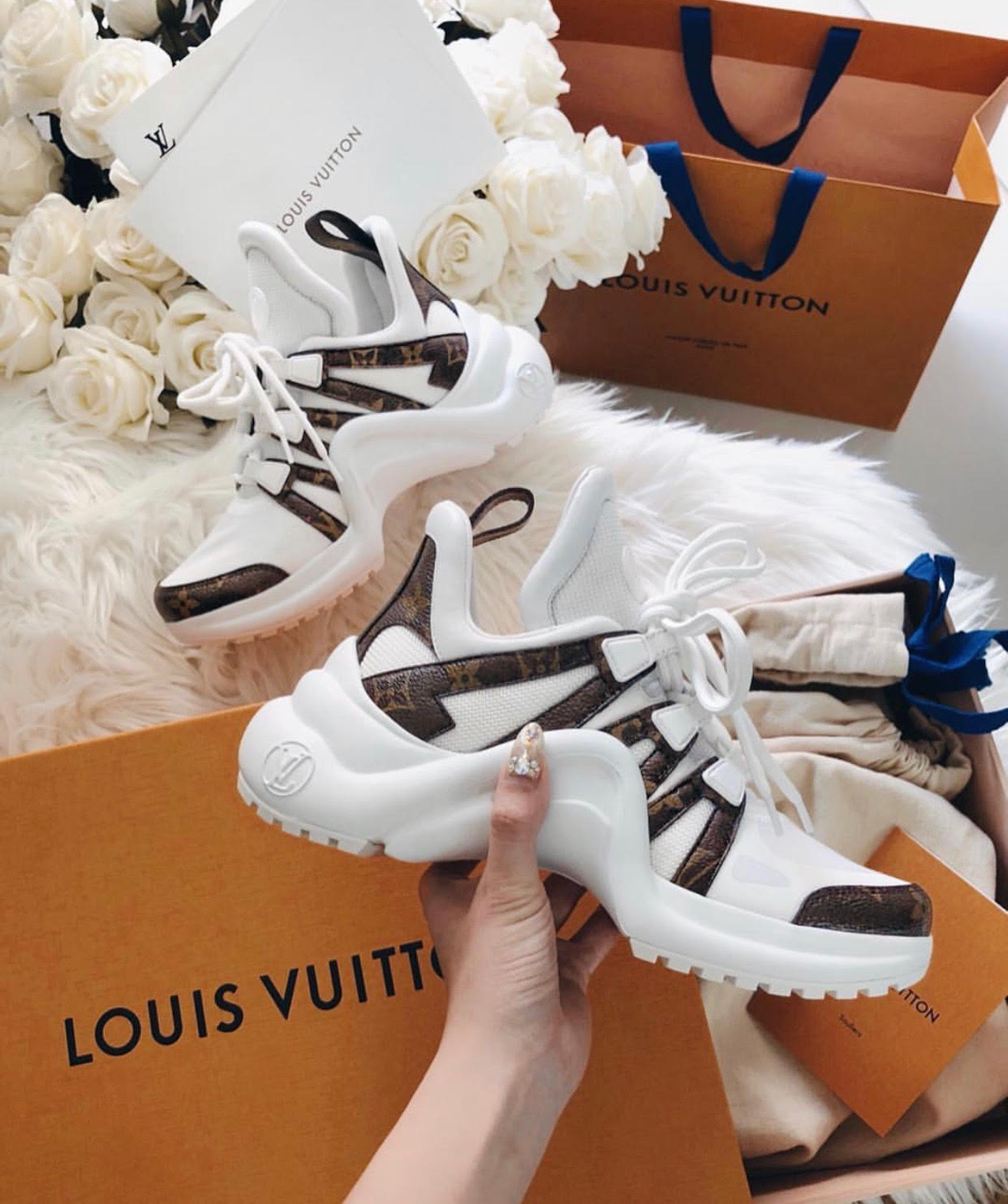 Louis Vuitton Archlight (Silver SS18) sneakers unboxing and men's try-on 